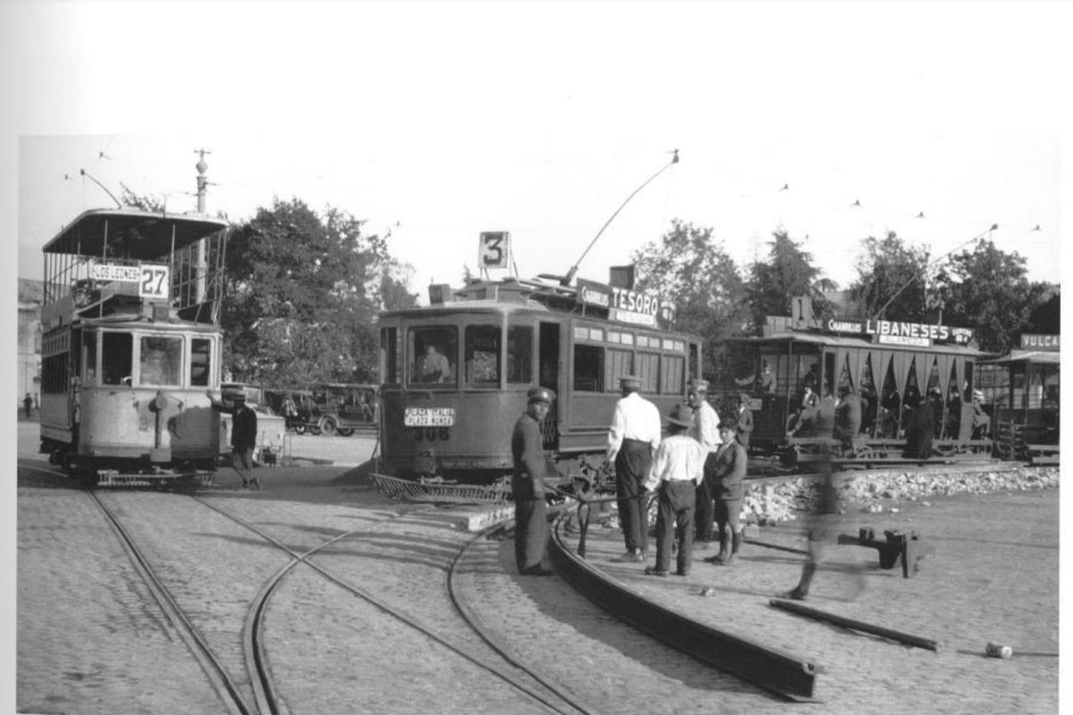 6. Reparaciones en las vías de Plaza Italia, 1924.