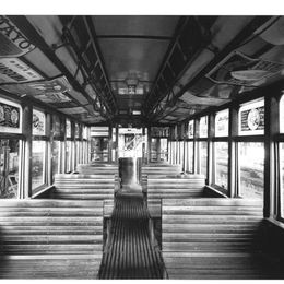 10. Interior de un carro eléctrico, 1920.