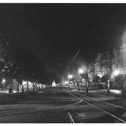 7. Santiago iluminado de noche. Alameda con San Diego, 1927.