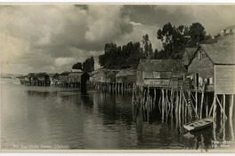 1. Palafitos de Castro, en Chiloé, alrededor de 1920. Postal de Enrique Mora Ferraz