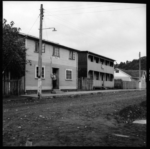 6. Casa de Chiloé, 1973. Fotografía de Armindo Cardoso.