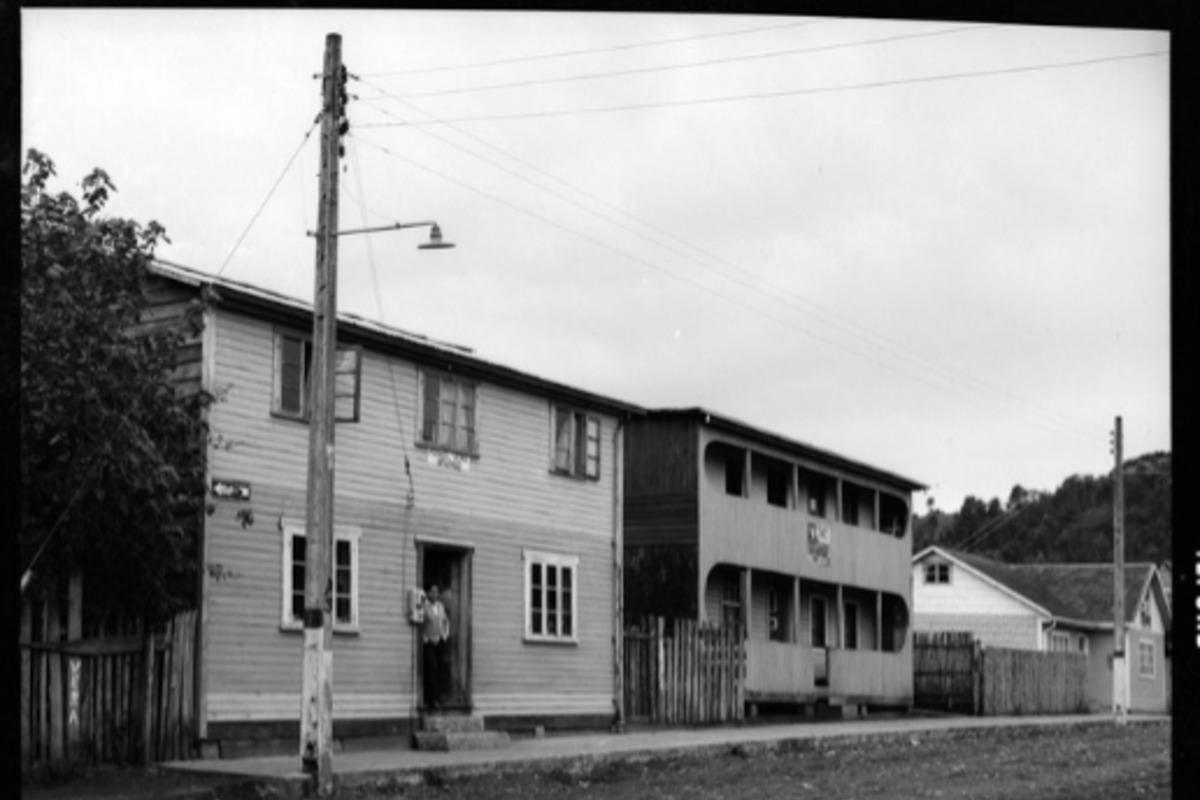 6. Casa de Chiloé, 1973. Fotografía de Armindo Cardoso.