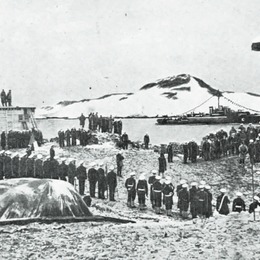 5. Día de inauguración de la base chilena en la Antártica.