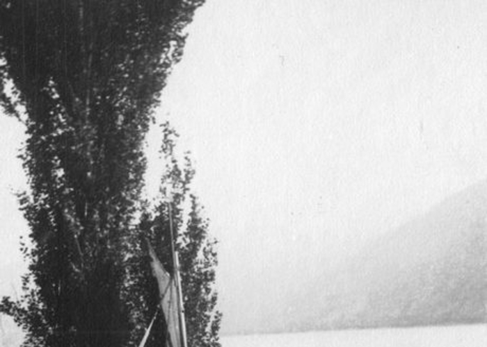 4. Embarcación en el río Maule, 1922.
