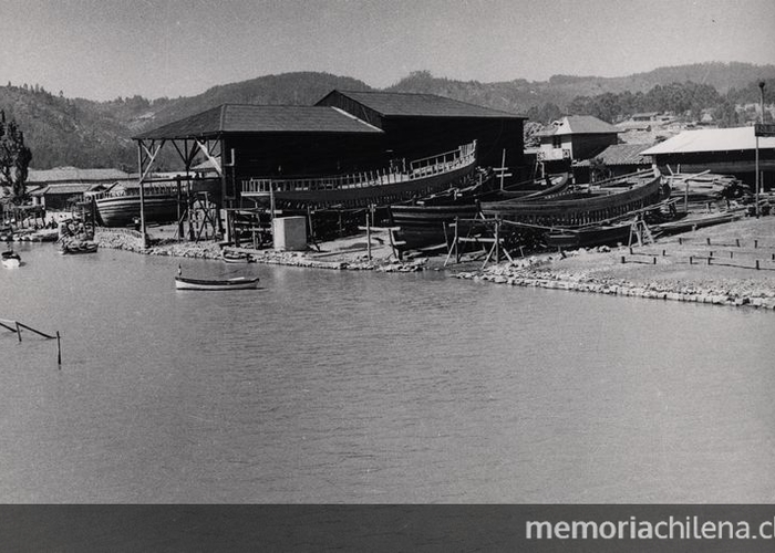 5. Astillero del Maule, 1950.  Fotografía de Domingo Ulloa.