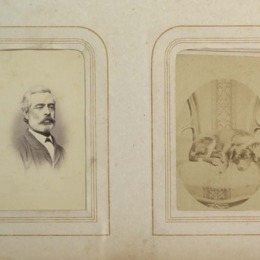 7. Álbum familiar carte de visite. Fotografías monocromas. Fecha: 1900.