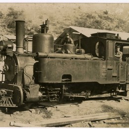 4. Locomotora del Ferrocarril de la línea Puente Alto a El Volcán, año 1910.