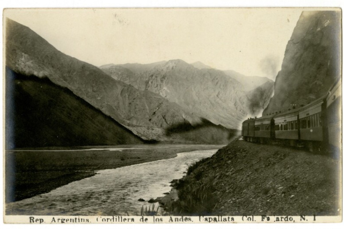 1. Ferrocarril Trasandino en la ruta del Valle de Uspallata, año 1917.