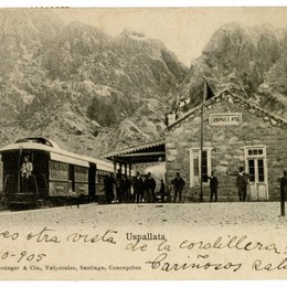 10. Estación Uspallata del Ferrocarril Trasandino, en la Cordillera, año 1905.