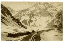 13. Cordillera de Los Andes, vista desde el Ferrocarril Trasandino, año 1910.