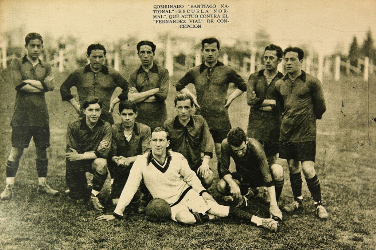 10. Santiago National, en 1927.  Revista Los Sports 245 (18 noviembre 1927).