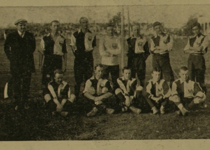 1. Primera selección chilena, que en el año 1910 compitió en Buenos Aires contra Argentina y Uruguay.