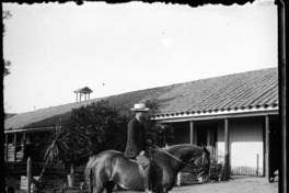 9. Escena en el campo Lepanto, Valdivia. Fotografía de Julio Bertrand Vidal, entre 1905 y 1907.