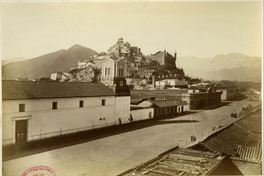 2. Vista del cerro Santa Lucia. La torre que se ve es del convento de las Monjas Claras. Hoy no existe el convento y el lugar lo ocupa la Biblioteca Nacional.