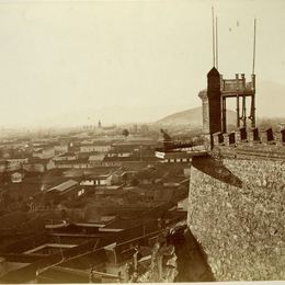 7. El balcón volado fue en el pasado un importante mirador del cerro. Hoy no se utiliza.