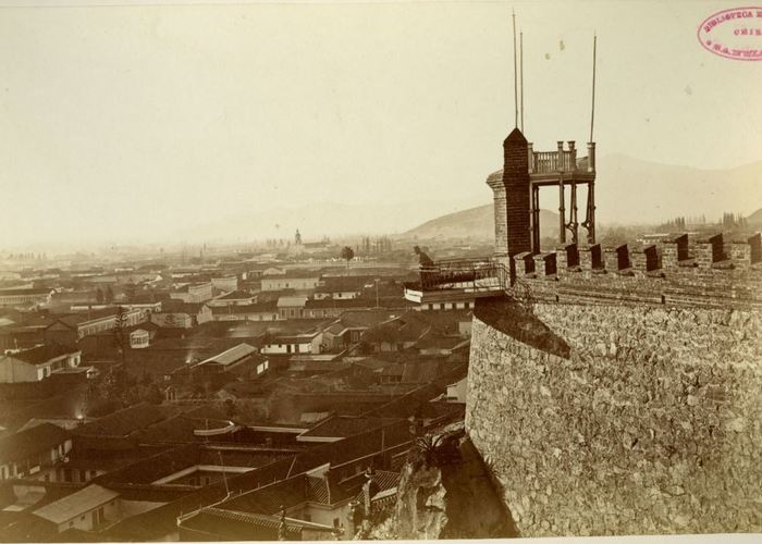 7. El balcón volado fue en el pasado un importante mirador del cerro. Hoy no se utiliza.