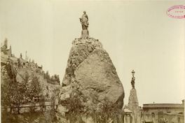 13. Estatua que representa a la ciudad venezolana de Caracas. Fue hecha en París e instalada en el cerro en 1874.
