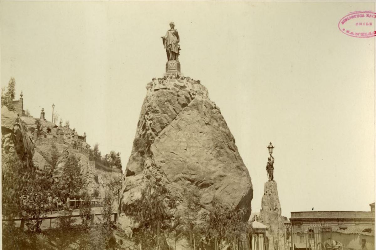 13. Estatua que representa a la ciudad venezolana de Caracas. Fue hecha en París e instalada en el cerro en 1874.